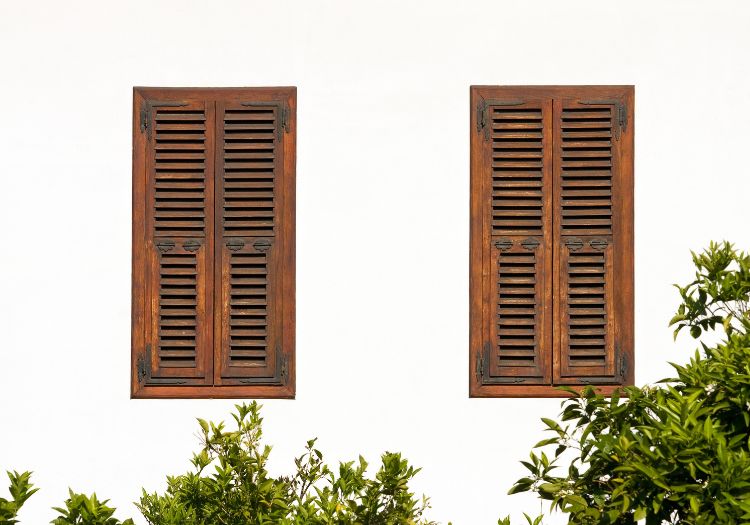 Tipos de contraventanas mallorquinas